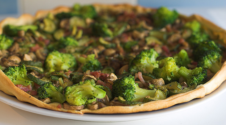 Tarte aux l�gumes - Brocolis champignons courgettes